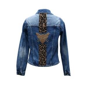 NEW TIANA DESIGNS women's leopard stripe bee embellished denim jacket in blue